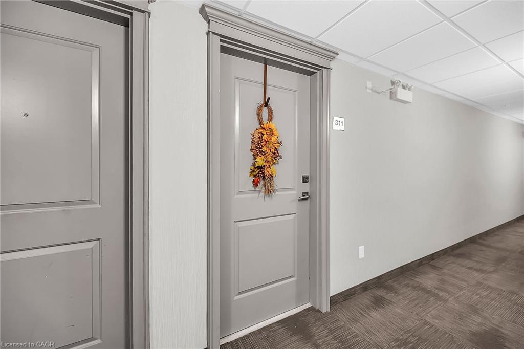 311-35 Southshore Crescent, Hamilton, ON - Indoor Photo Showing Other Room