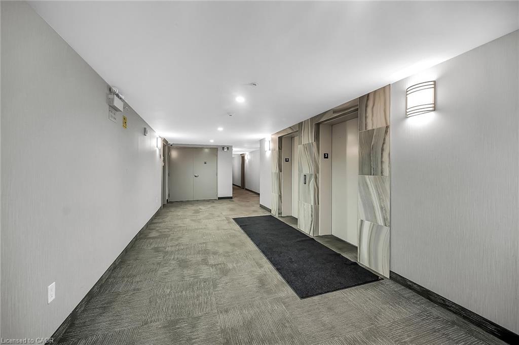 311-35 Southshore Crescent, Hamilton, ON - Indoor Photo Showing Other Room