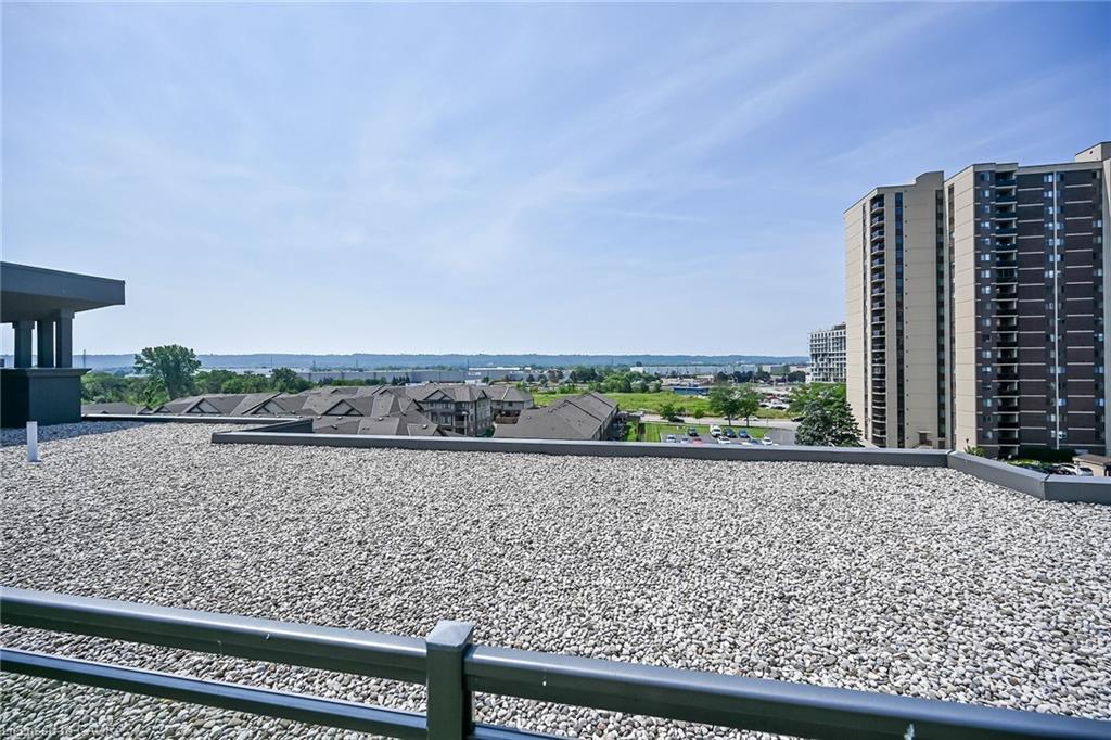 311-35 Southshore Crescent, Hamilton, ON - Outdoor