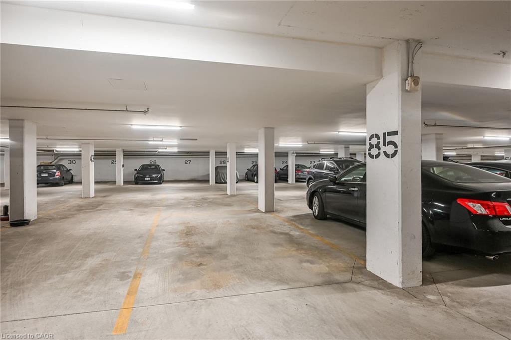 311-35 Southshore Crescent, Hamilton, ON - Indoor Photo Showing Garage