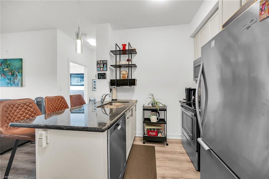311-35 Southshore Crescent, Hamilton, ON - Indoor Photo Showing Kitchen With Stainless Steel Kitchen With Upgraded Kitchen