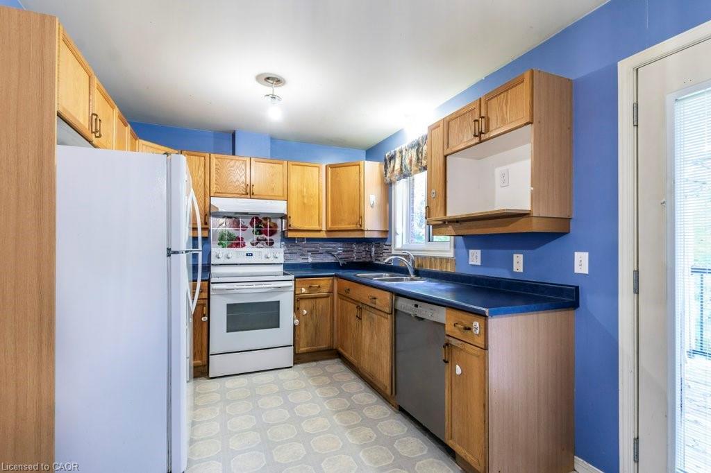 46-235 Saginaw Parkway, Cambridge, ON - Indoor Photo Showing Kitchen With Double Sink