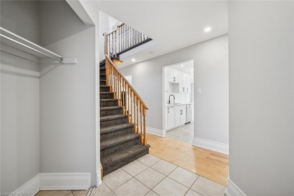 55 Enfield Drive, Cambridge, ON - Indoor Photo Showing Other Room