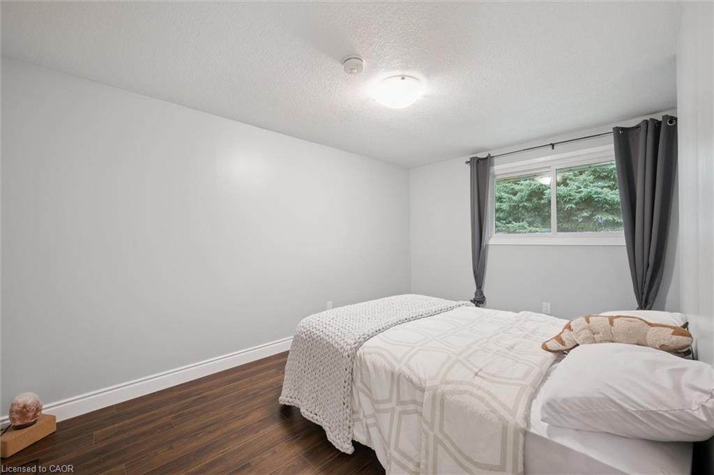 357 Grangewood Drive, Waterloo, ON - Indoor Photo Showing Bedroom