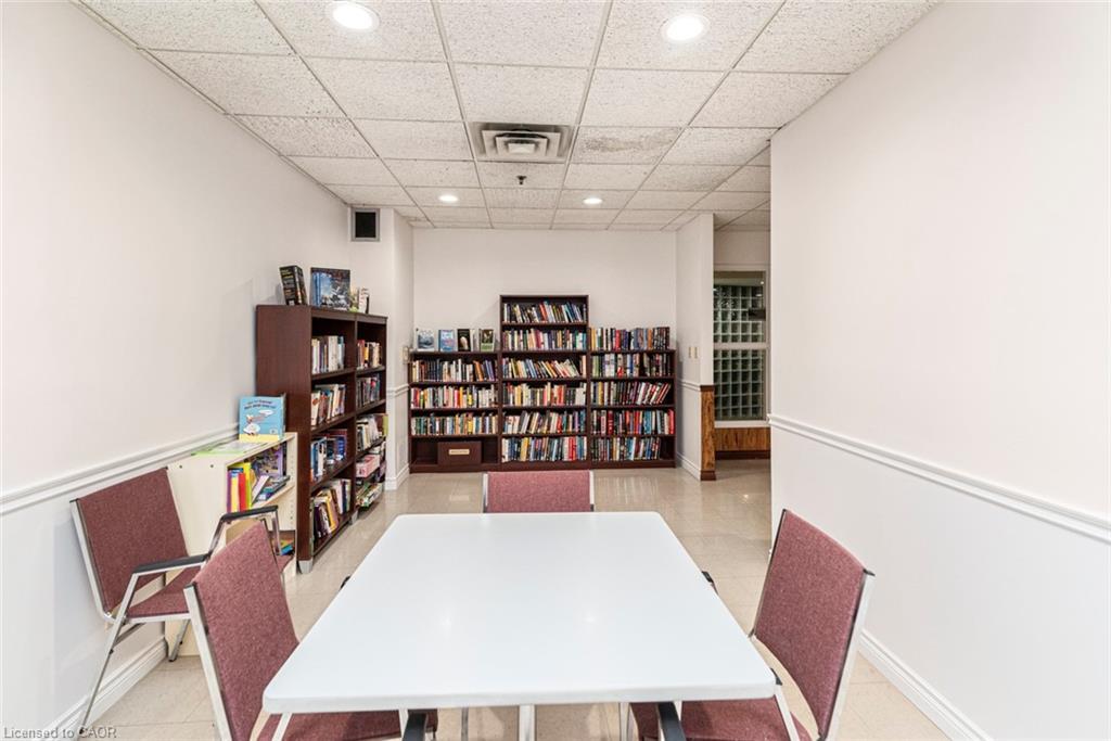 404-495 Highway 8, Stoney Creek, ON - Indoor