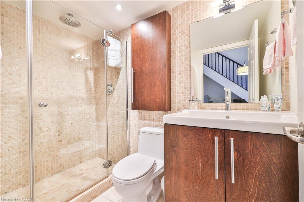 404-185 Robinson Street, Oakville, ON - Indoor Photo Showing Bathroom