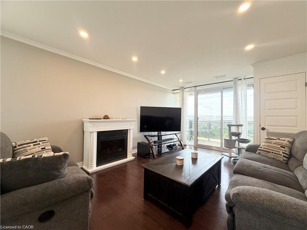 1903-301 Frances Avenue, Hamilton, ON - Indoor Photo Showing Living Room With Fireplace