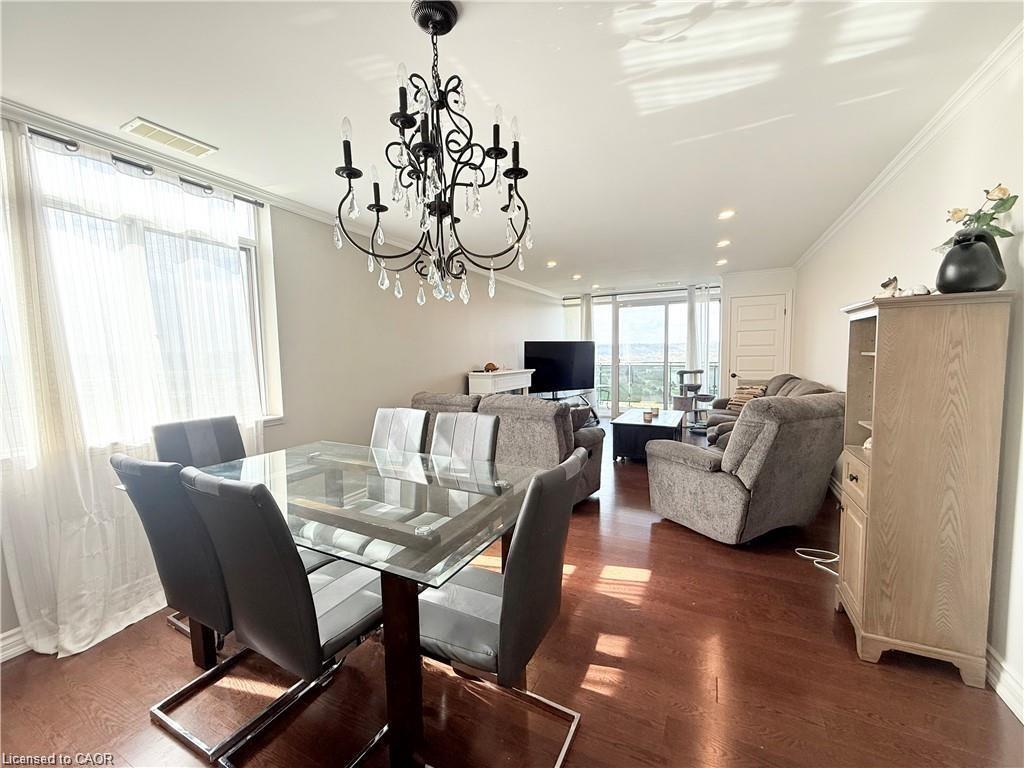 1903-301 Frances Avenue, Hamilton, ON - Indoor Photo Showing Dining Room