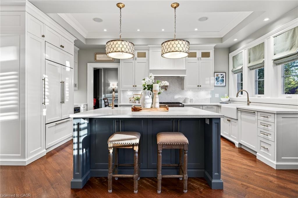 172 Boxley Road, Burlington, ON - Indoor Photo Showing Kitchen With Upgraded Kitchen