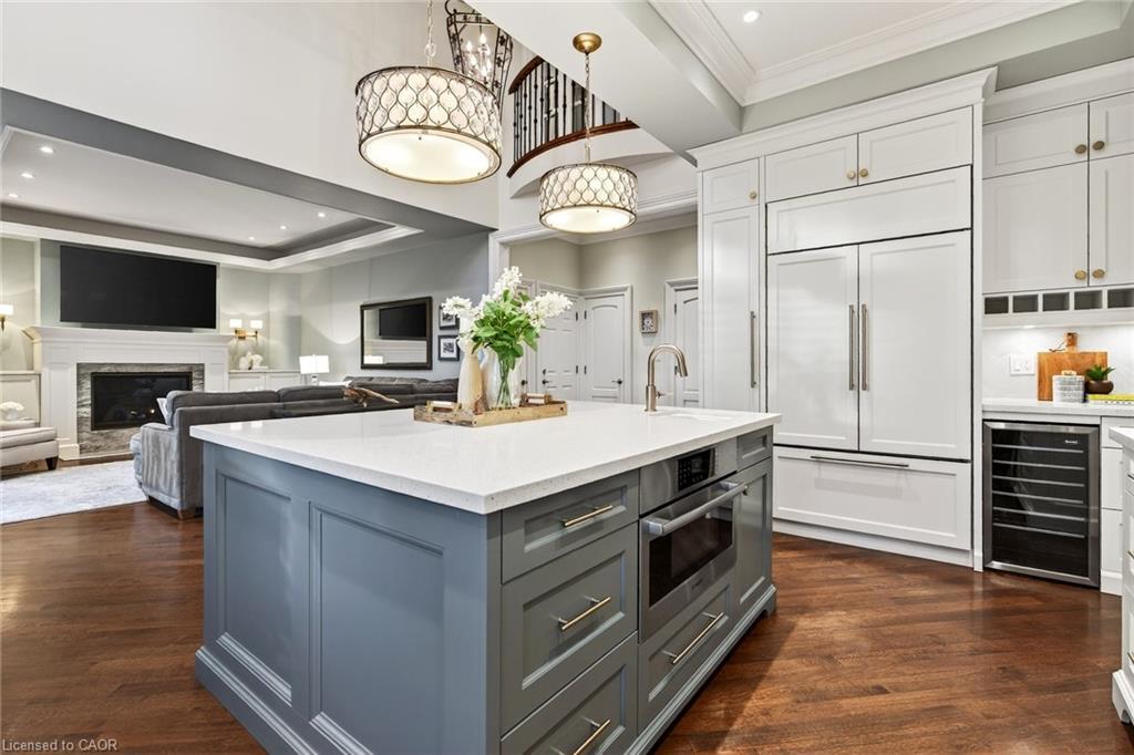 172 Boxley Road, Burlington, ON - Indoor Photo Showing Kitchen With Fireplace With Upgraded Kitchen