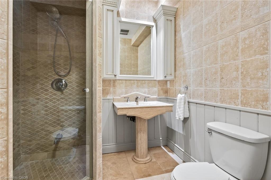 172 Boxley Road, Burlington, ON - Indoor Photo Showing Bathroom
