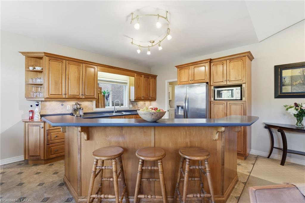 81 Timber Creek Crescent, Fonthill, ON - Indoor Photo Showing Kitchen