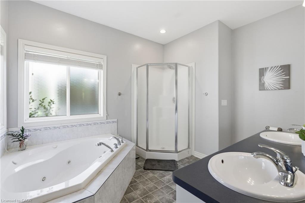81 Timber Creek Crescent, Fonthill, ON - Indoor Photo Showing Bathroom