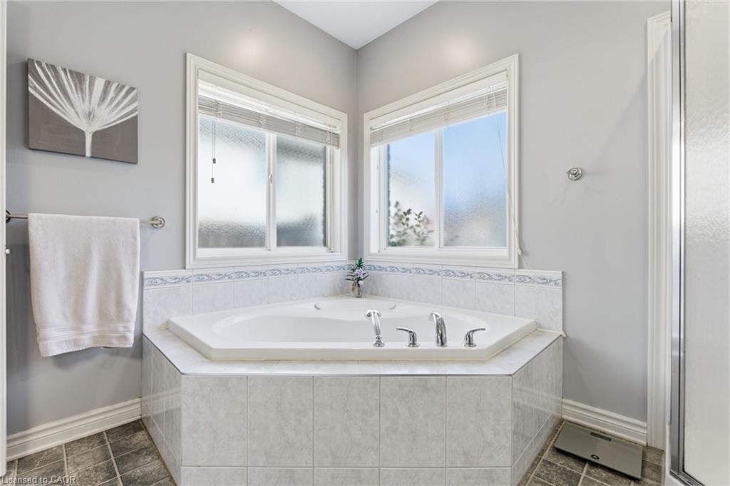 81 Timber Creek Crescent, Fonthill, ON - Indoor Photo Showing Bathroom