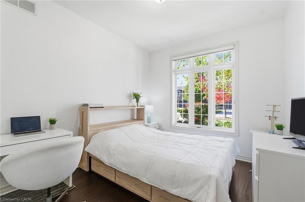 81 Timber Creek Crescent, Fonthill, ON - Indoor Photo Showing Bedroom