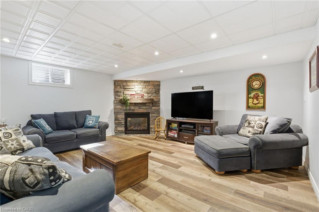 81 Timber Creek Crescent, Fonthill, ON - Indoor Photo Showing Other Room With Fireplace