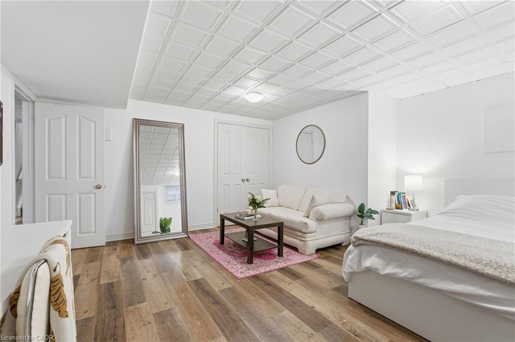 81 Timber Creek Crescent, Fonthill, ON - Indoor Photo Showing Bedroom