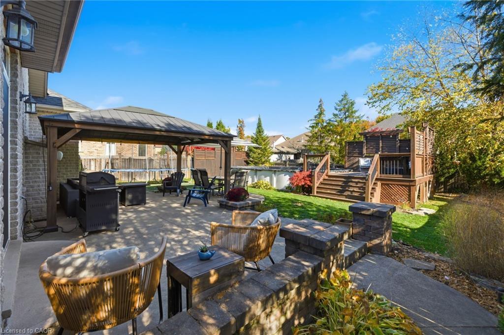 81 Timber Creek Crescent, Fonthill, ON - Outdoor With Deck Patio Veranda