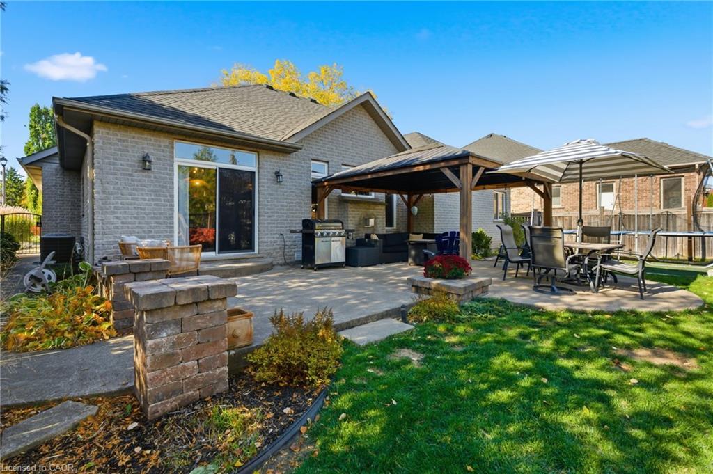 81 Timber Creek Crescent, Fonthill, ON - Outdoor With Deck Patio Veranda