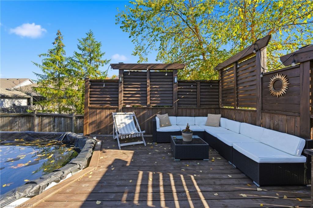 81 Timber Creek Crescent, Fonthill, ON - Outdoor With Deck Patio Veranda