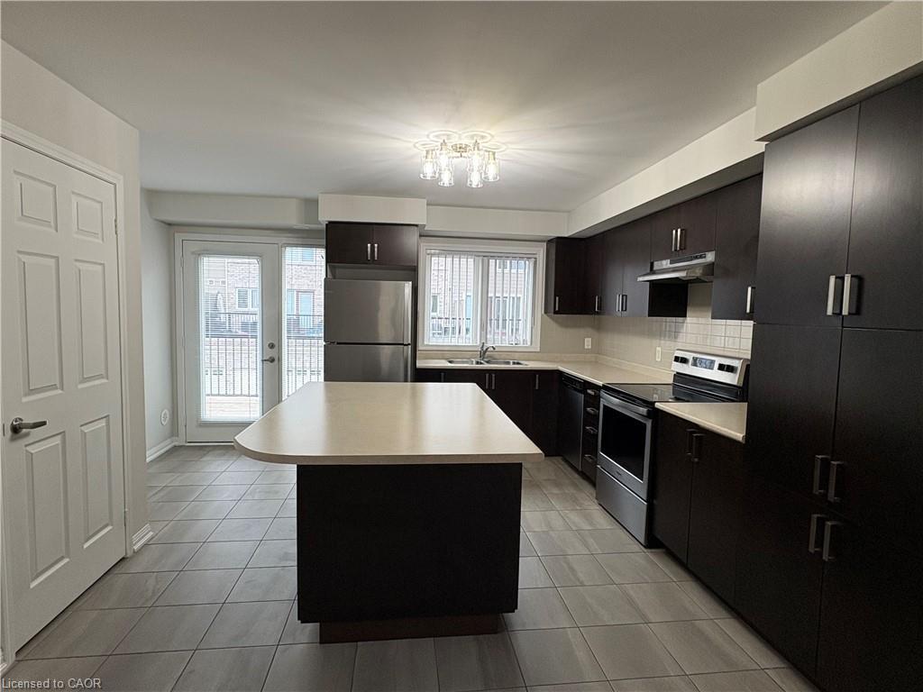157-1 Beckenrose Court, Brampton, ON - Indoor Photo Showing Kitchen With Double Sink