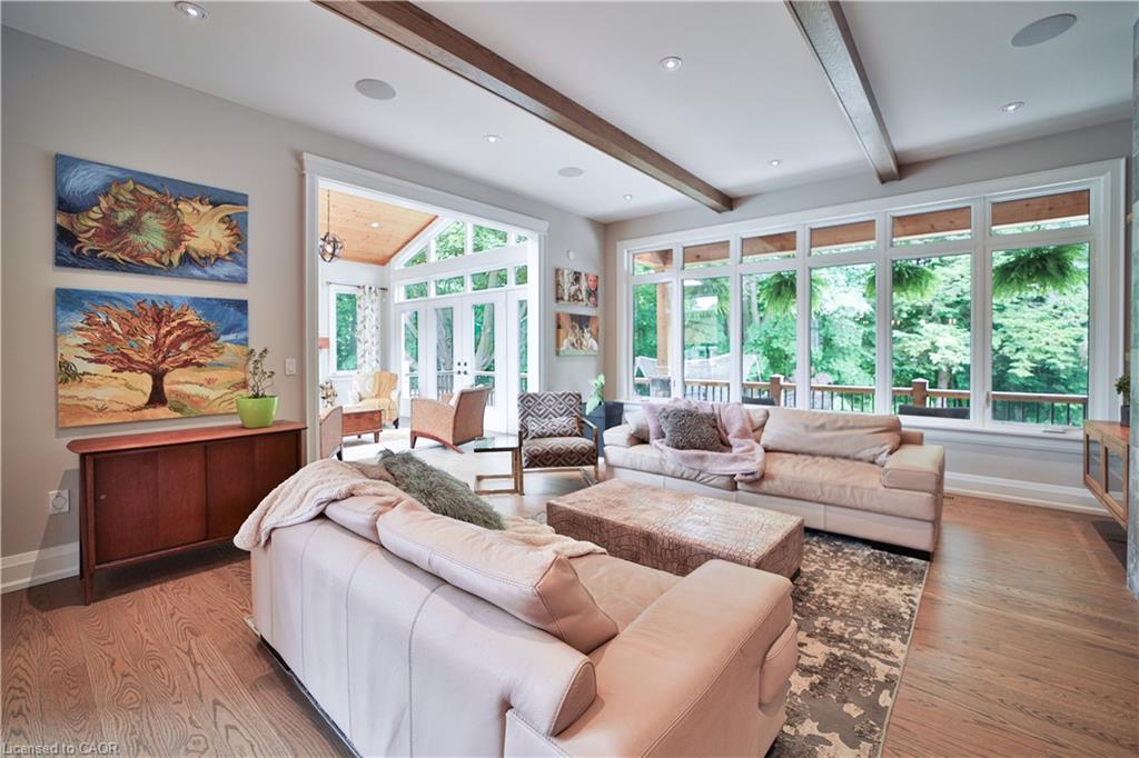 298 Shoreview Road, Burlington, ON - Indoor Photo Showing Living Room