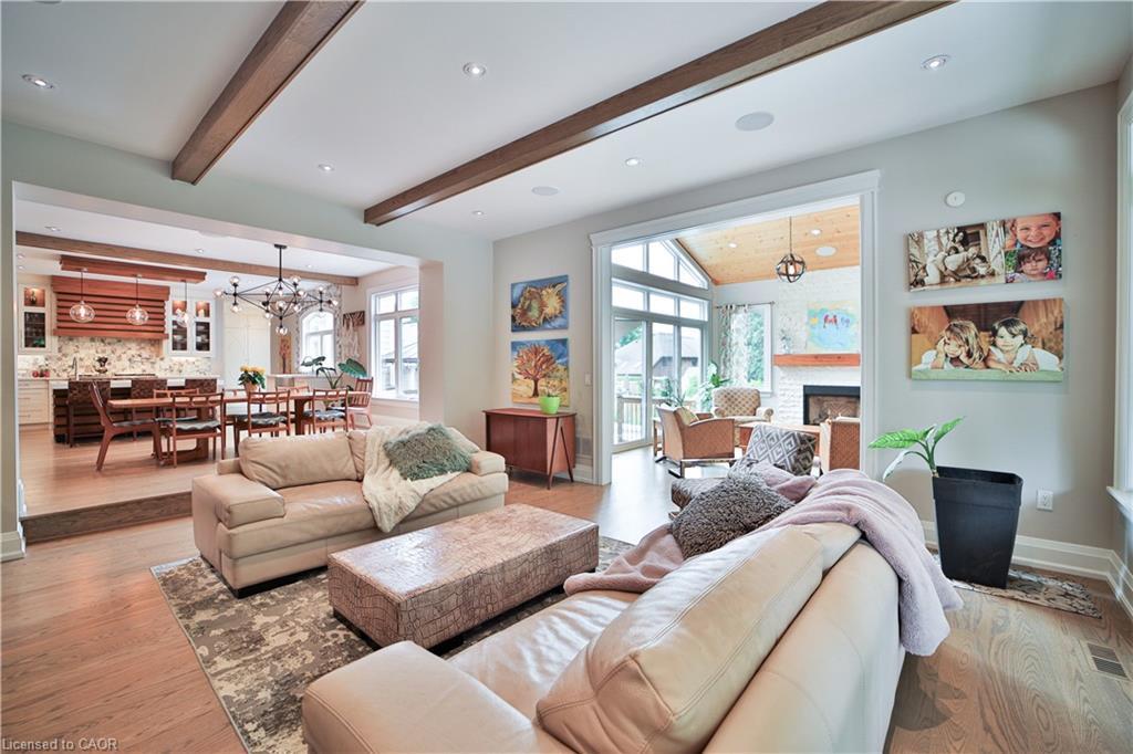 298 Shoreview Road, Burlington, ON - Indoor Photo Showing Living Room