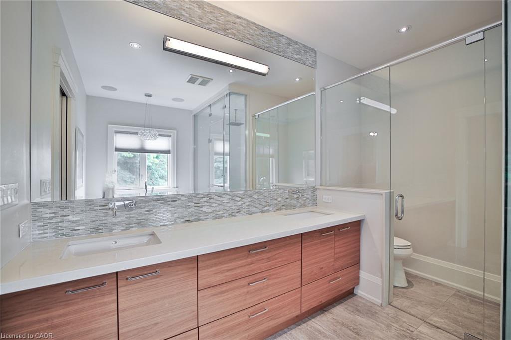 298 Shoreview Road, Burlington, ON - Indoor Photo Showing Bathroom