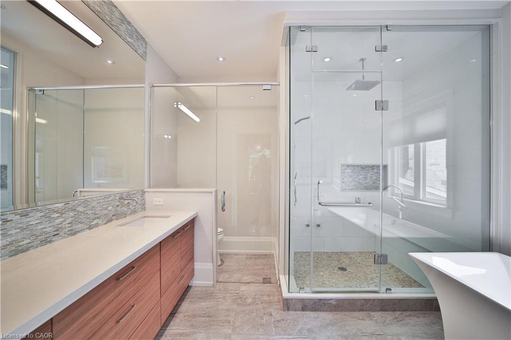 298 Shoreview Road, Burlington, ON - Indoor Photo Showing Bathroom