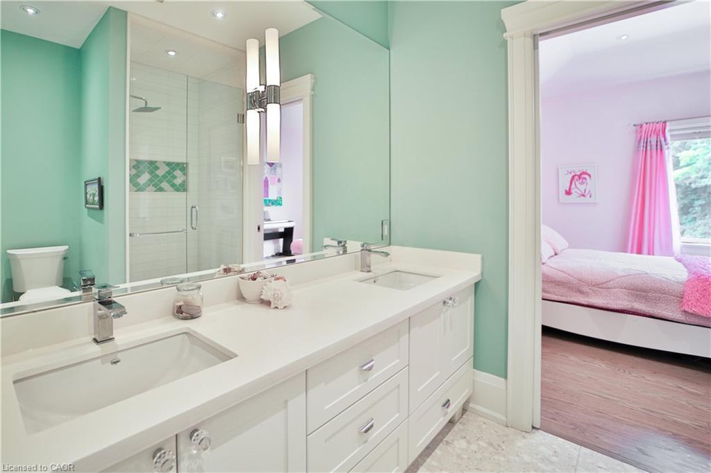 298 Shoreview Road, Burlington, ON - Indoor Photo Showing Bathroom