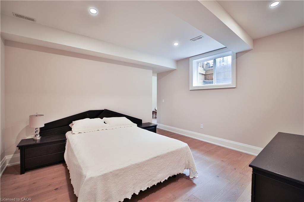 298 Shoreview Road, Burlington, ON - Indoor Photo Showing Bedroom