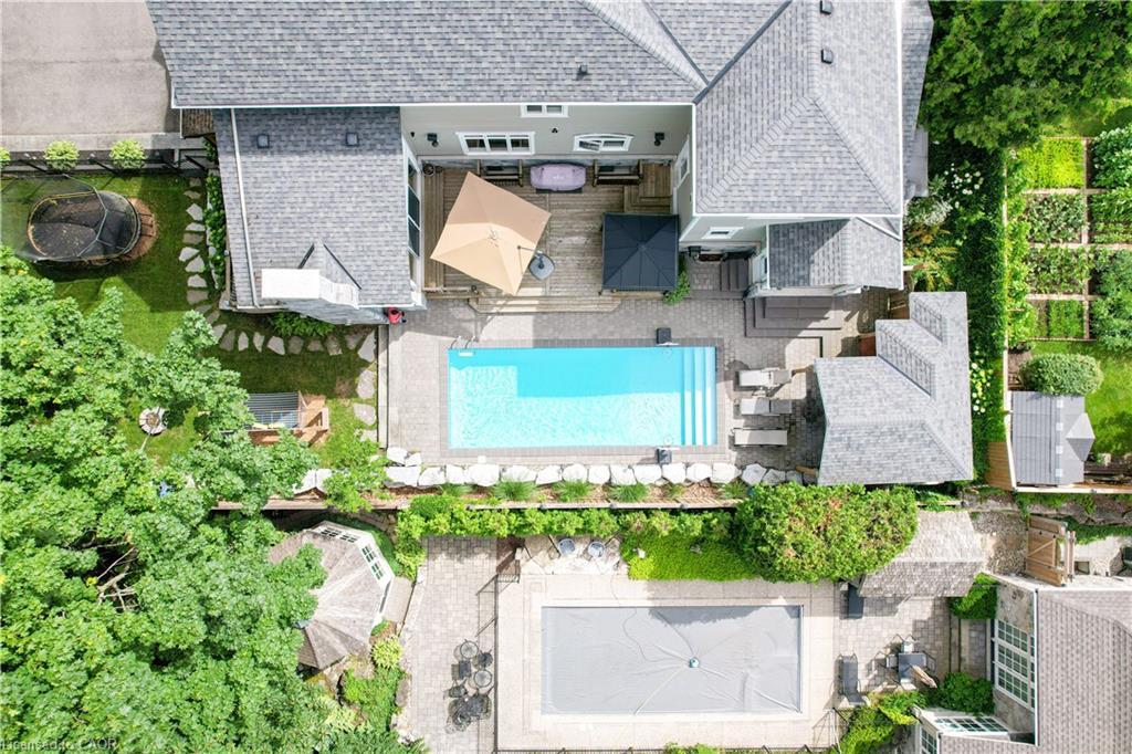 298 Shoreview Road, Burlington, ON - Outdoor With In Ground Pool