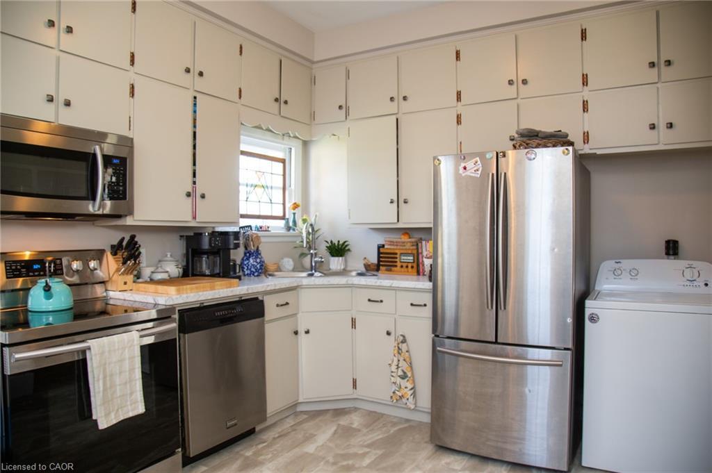 2016 Park Street, Port Dover, ON - Indoor Photo Showing Kitchen