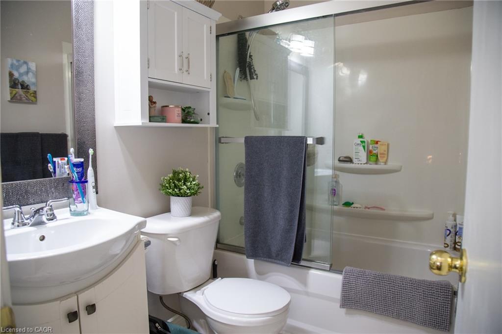 2016 Park Street, Port Dover, ON - Indoor Photo Showing Bathroom