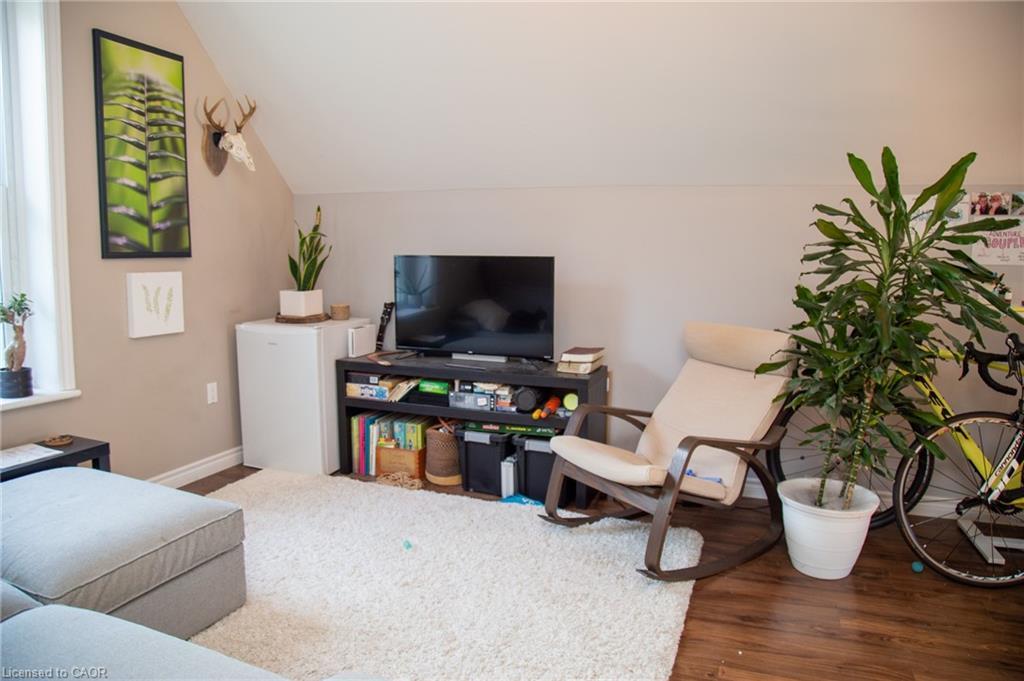 2016 Park Street, Port Dover, ON - Indoor Photo Showing Living Room
