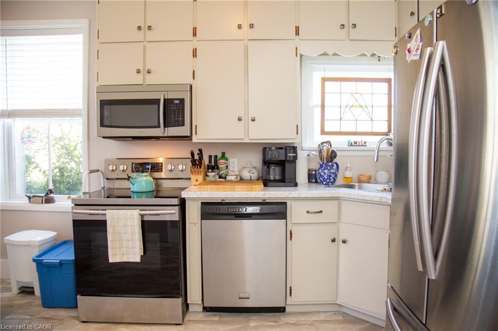 2016 Park Street, Port Dover, ON - Indoor Photo Showing Kitchen