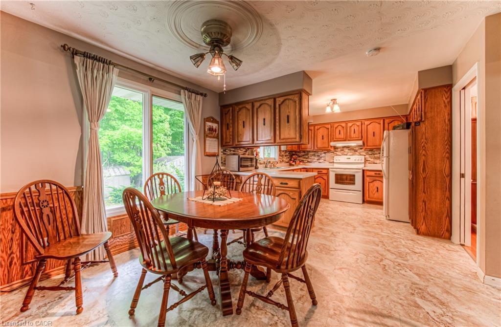 65 Trailview Drive, Kitchener, ON - Indoor Photo Showing Dining Room
