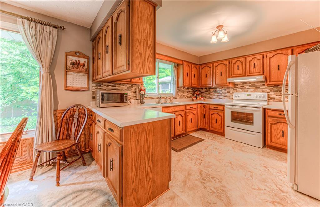 65 Trailview Drive, Kitchener, ON - Indoor Photo Showing Kitchen