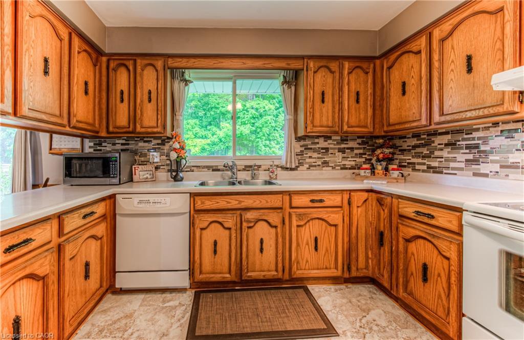 65 Trailview Drive, Kitchener, ON - Indoor Photo Showing Kitchen With Double Sink