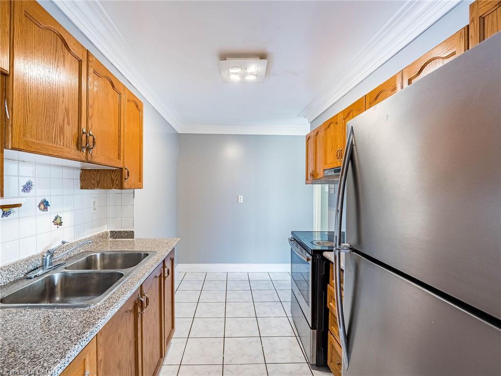 1907-2645 Kipling Avenue, Toronto, ON - Indoor Photo Showing Kitchen With Double Sink