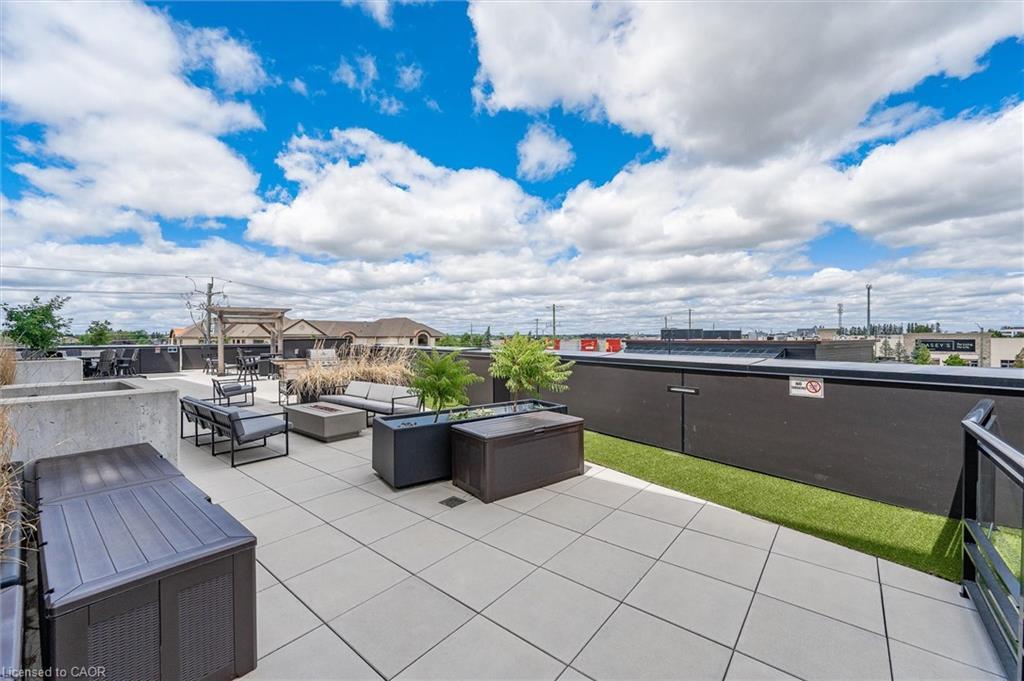 609-251 Northfield Drive E, Waterloo, ON - Outdoor With View