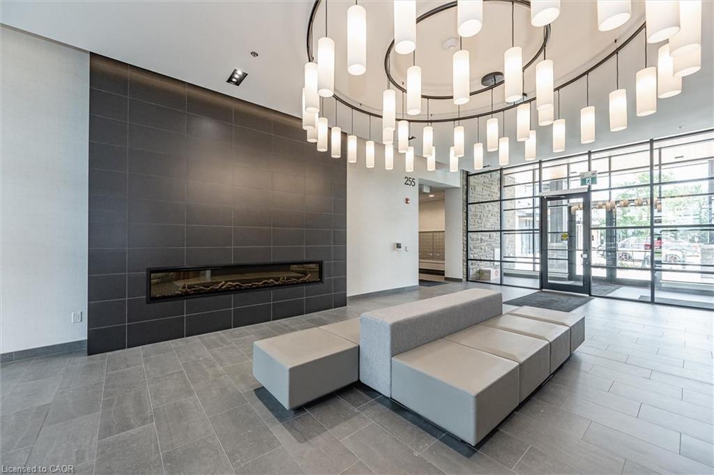 609-251 Northfield Drive E, Waterloo, ON - Indoor Photo Showing Other Room