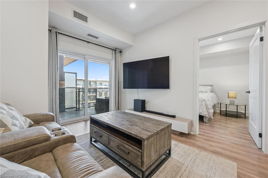 609-251 Northfield Drive E, Waterloo, ON - Indoor