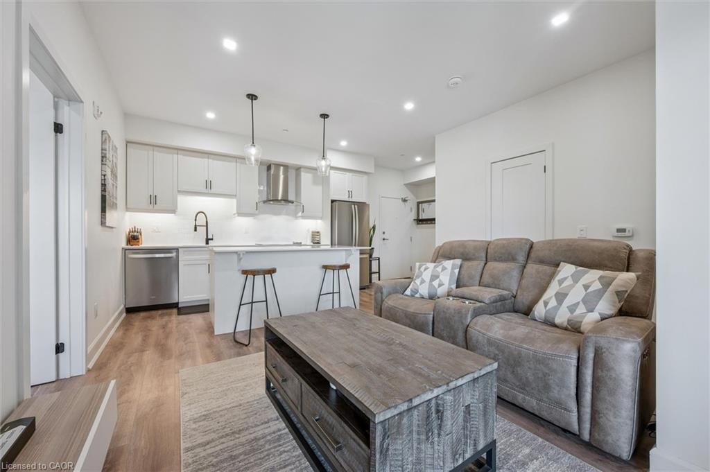 609-251 Northfield Drive E, Waterloo, ON - Indoor