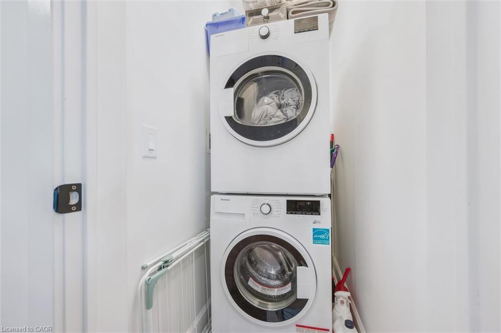 609-251 Northfield Drive E, Waterloo, ON - Indoor Photo Showing Laundry Room