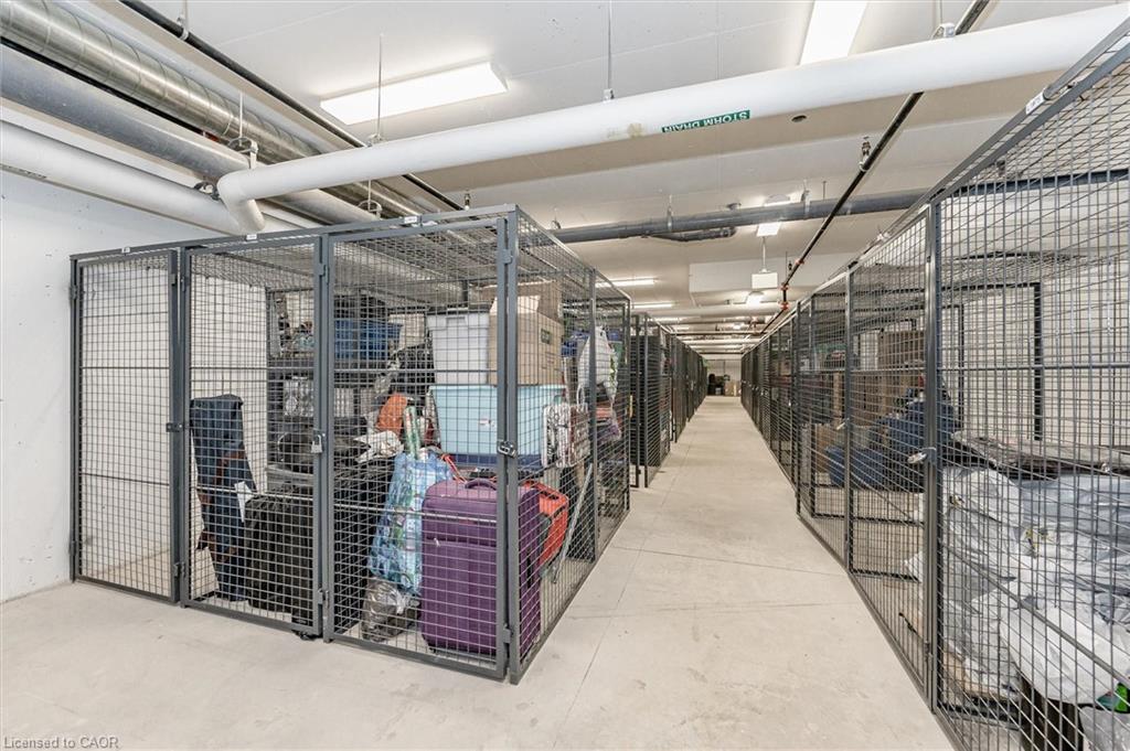 609-251 Northfield Drive E, Waterloo, ON - Indoor With Storage