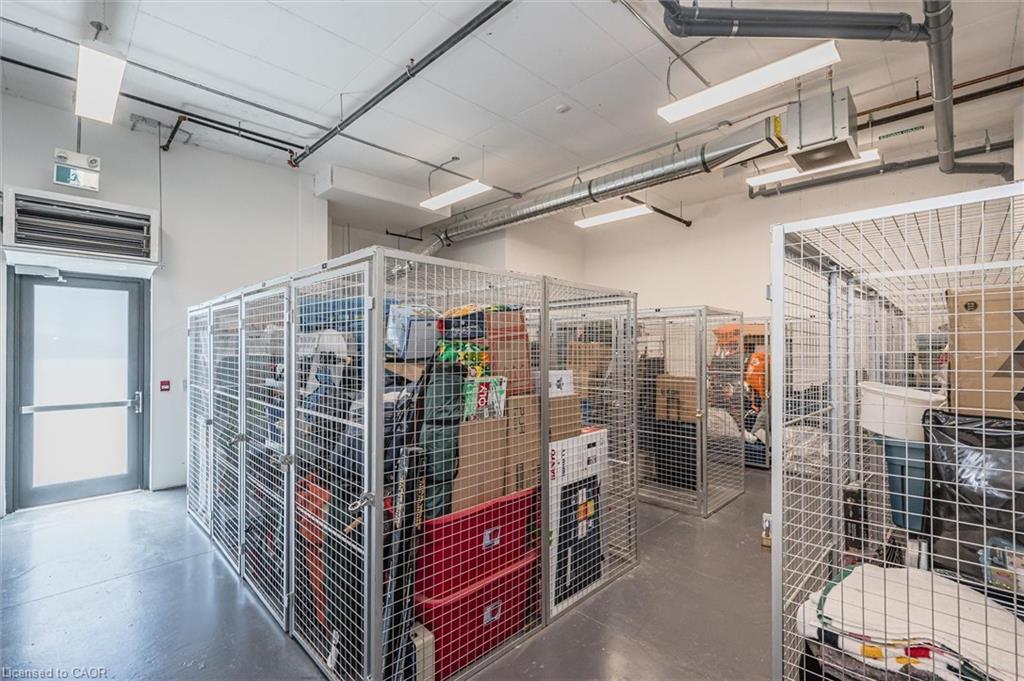 609-251 Northfield Drive E, Waterloo, ON - Indoor With Storage