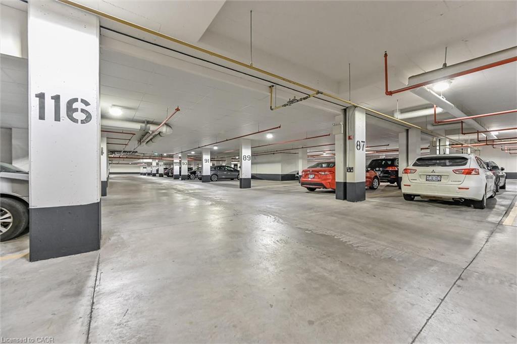 609-251 Northfield Drive E, Waterloo, ON - Indoor Photo Showing Garage