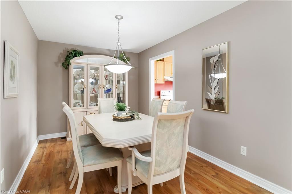 518 Sandcherry Drive, Burlington, ON - Indoor Photo Showing Dining Room