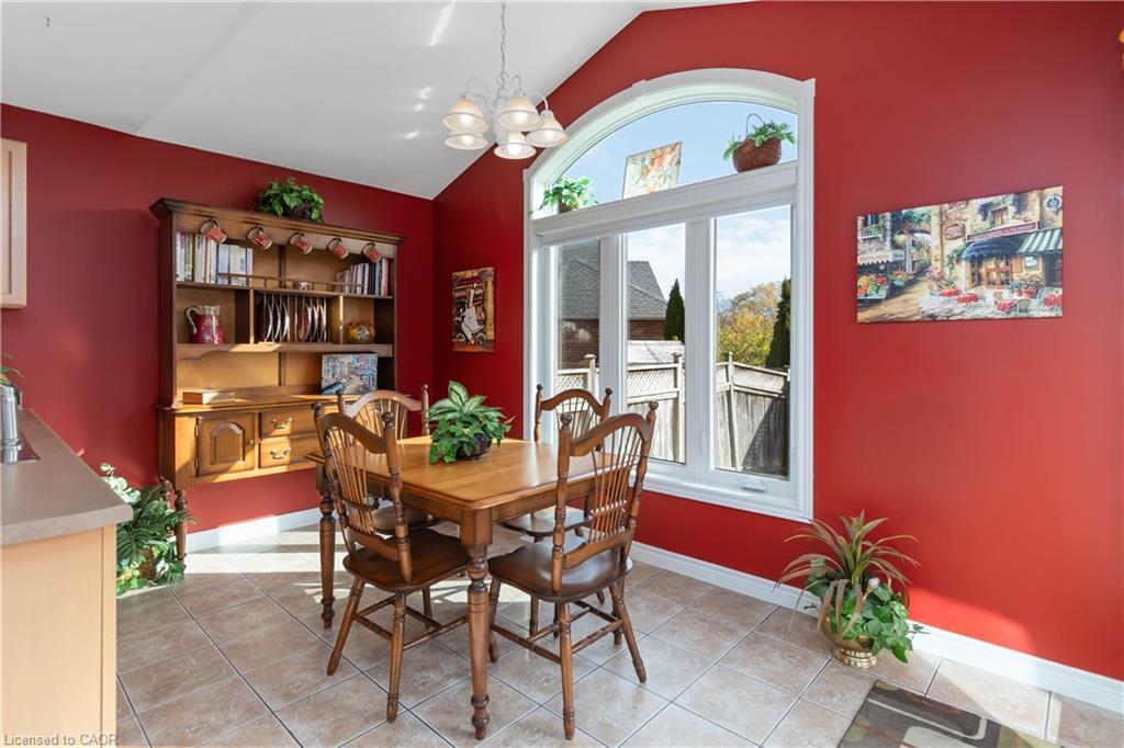 518 Sandcherry Drive, Burlington, ON - Indoor Photo Showing Dining Room